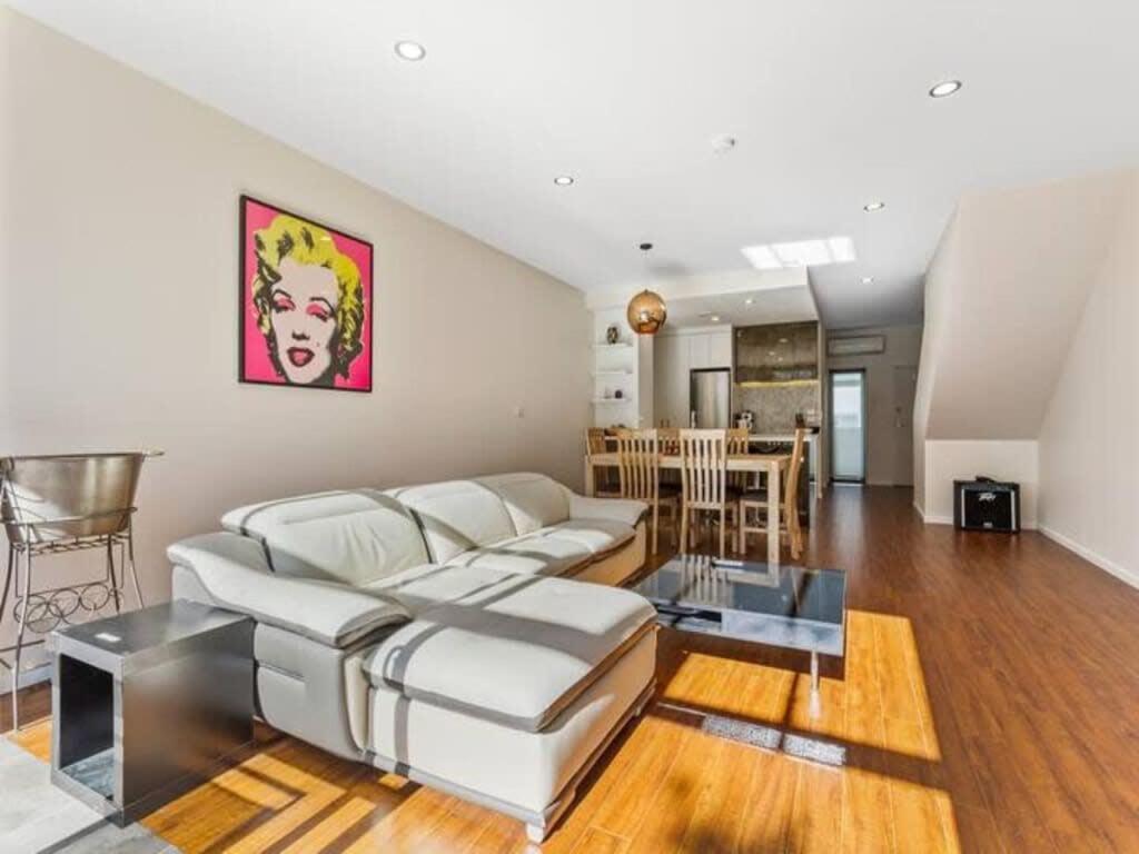 Sleek Modern Pad Next To Spark Arena Free Parking Auckland Eksteriør billede