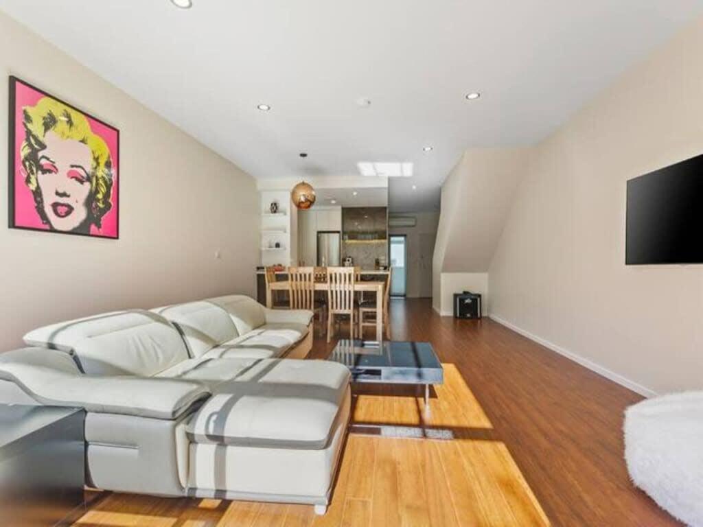 Sleek Modern Pad Next To Spark Arena Free Parking Auckland Eksteriør billede