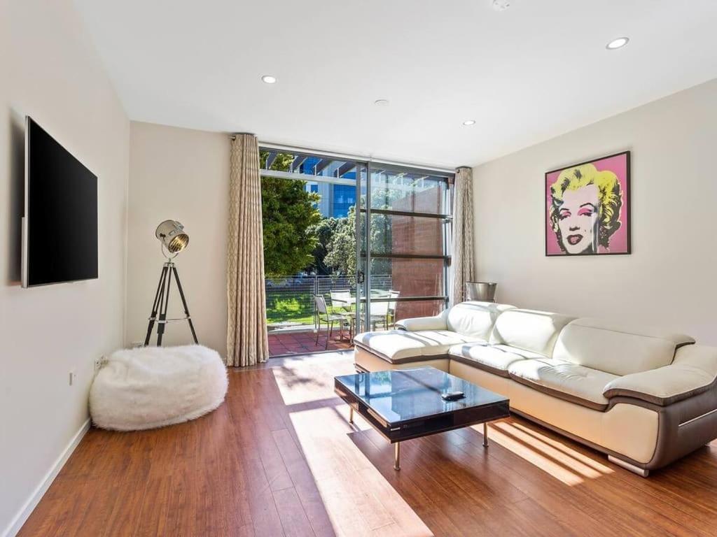 Sleek Modern Pad Next To Spark Arena Free Parking Auckland Eksteriør billede